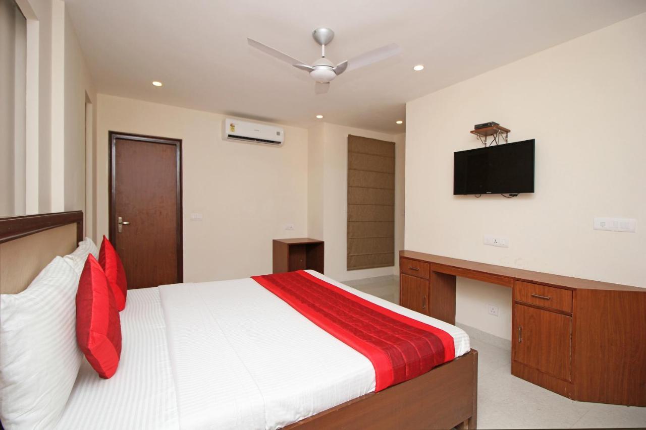 Oyo Hotel Blu Pebbles Near Delhi Airport New Delhi Ngoại thất bức ảnh