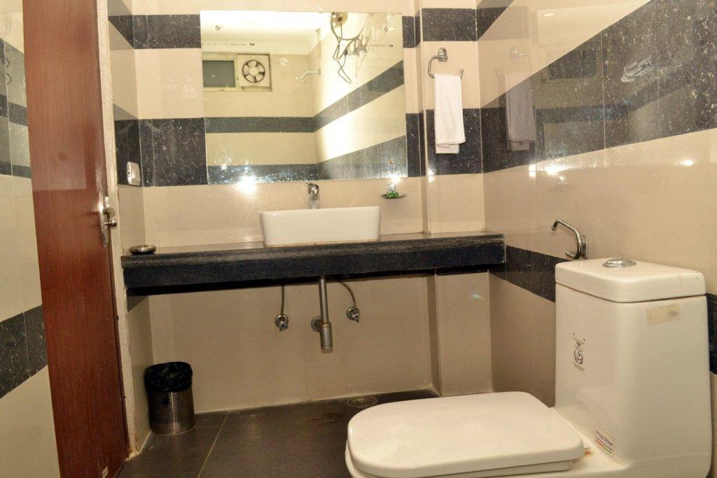 Oyo Hotel Blu Pebbles Near Delhi Airport New Delhi Ngoại thất bức ảnh